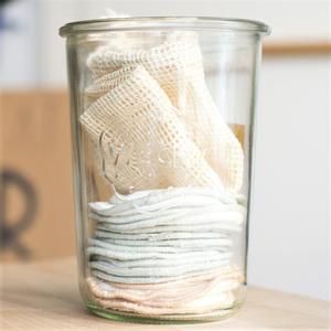 glass-jar-with-resuable-face-wipes